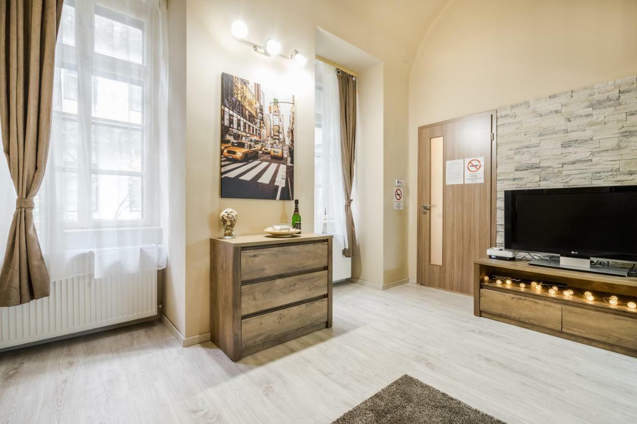 Bpr Luminous Design Apartments Budapest Exterior foto